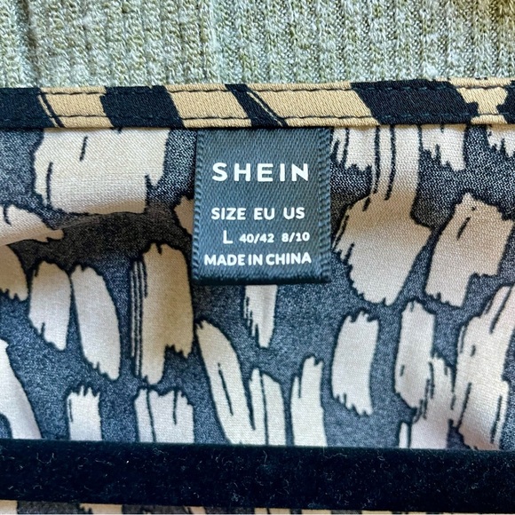 Printed Dress - Picture 3 of 4